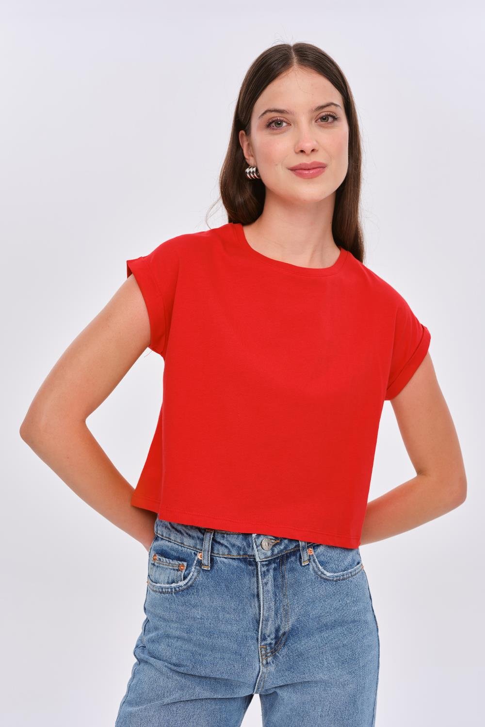 Basic Crew Neck Red Women's Crop T-Shirt