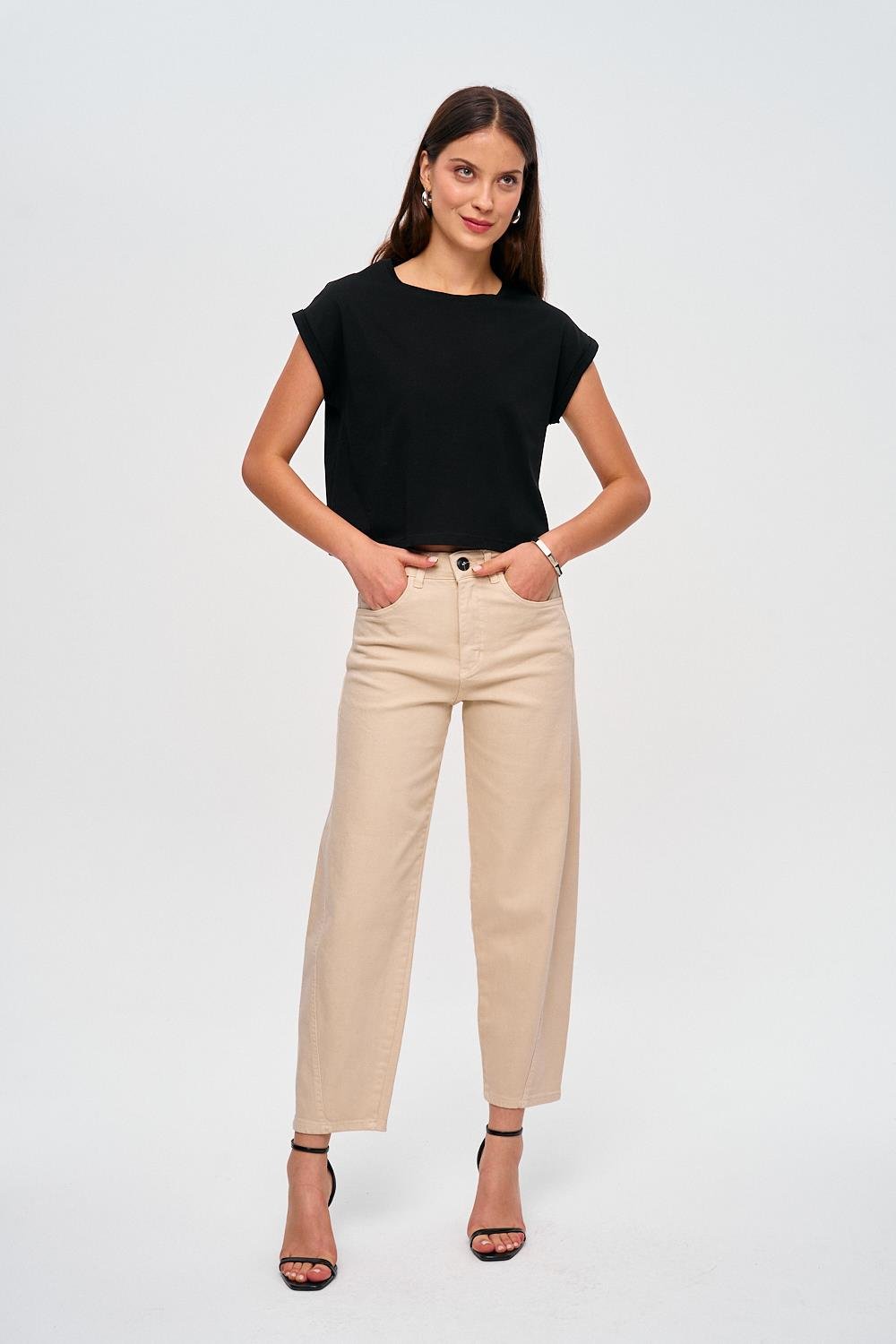 Basic Crew Neck Black Women's Crop T-Shirt