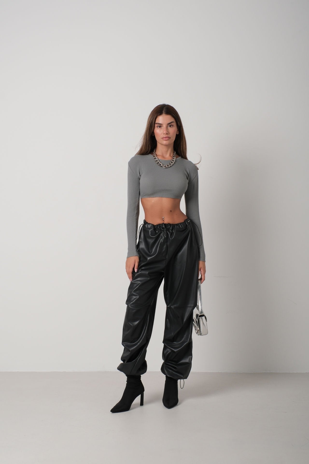 Basic Gray Crop Knitwear Blouse